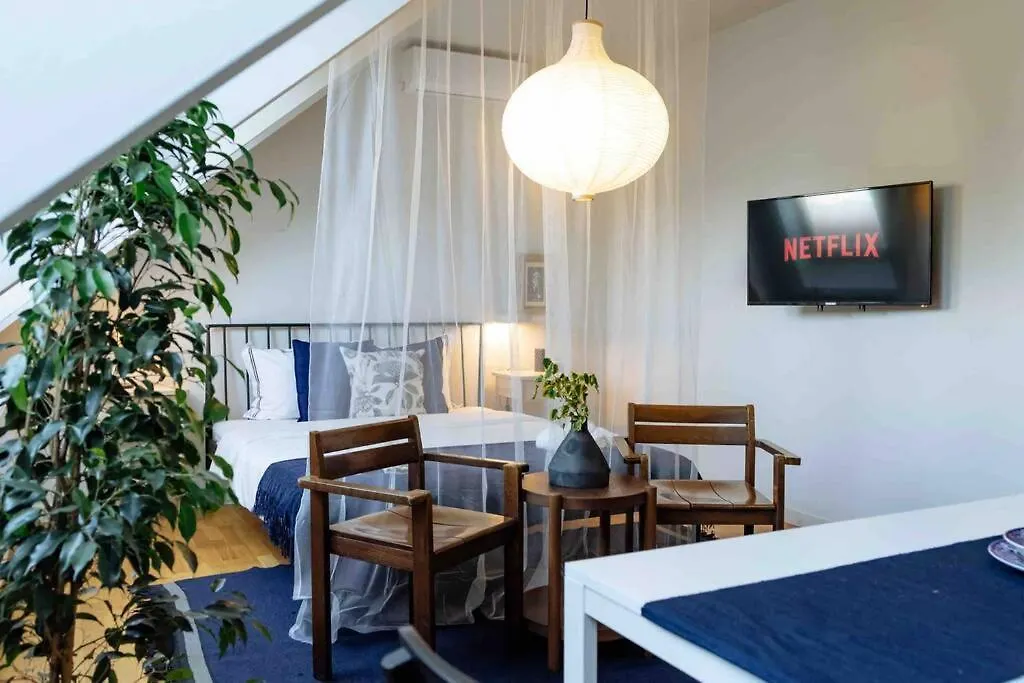 Apartment Vivando - Classy Studio E + Parking Bucharest Romania
