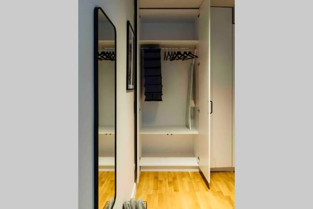 Vivando - Classy Studio E + Parking Bucharest Apartment