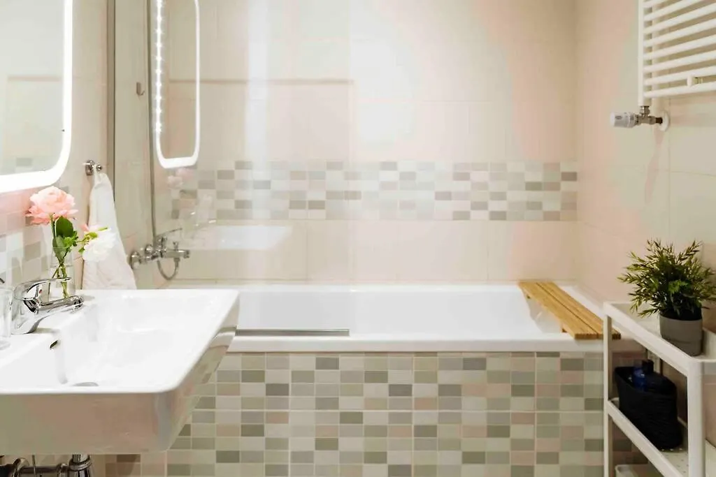 Vivando - Classy Studio E + Parking Bucharest Apartment